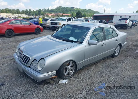 1998 Mercedes-Benz E 430 z USA, uszkodzony, nr VIN WDBJF70FXWA603071